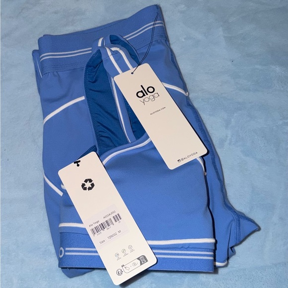 ALO Yoga Heartthrob Sky Blue Activewear Set - Picture 3 of 6